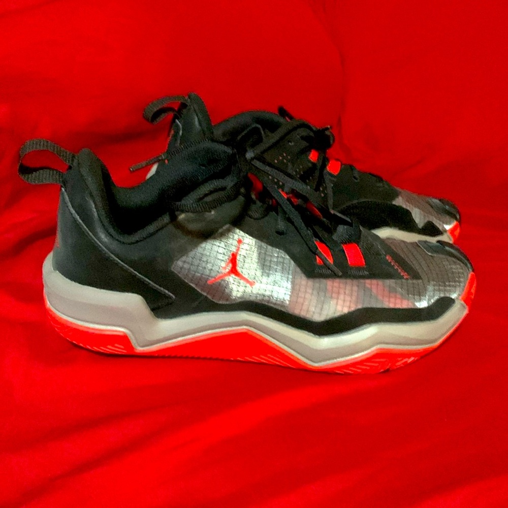 Men Nike Jordan’s basketball shoes.